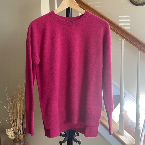 TAHARI 2 Ply Cashmere Red/Magenta Crew Neck Sweater Small - Picture 1 of 12